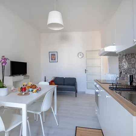 Guesthost - Dimora Buonvino * Bari